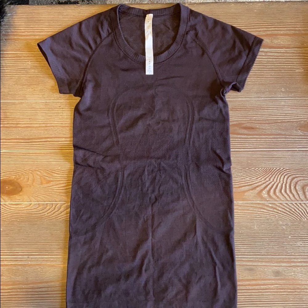 Lululemon workout top